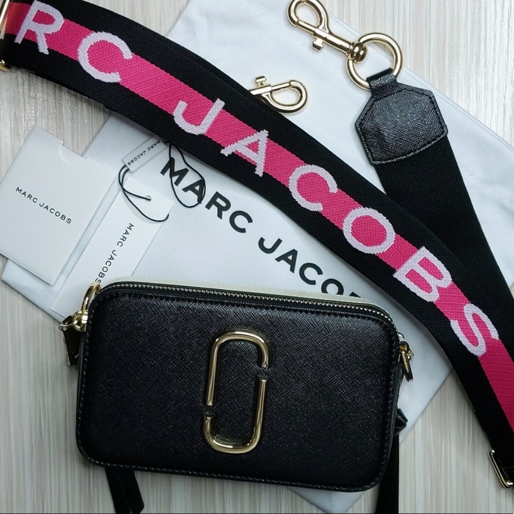 Marc Jacob’s Black Snapshot Crossbody with Pink Strap
